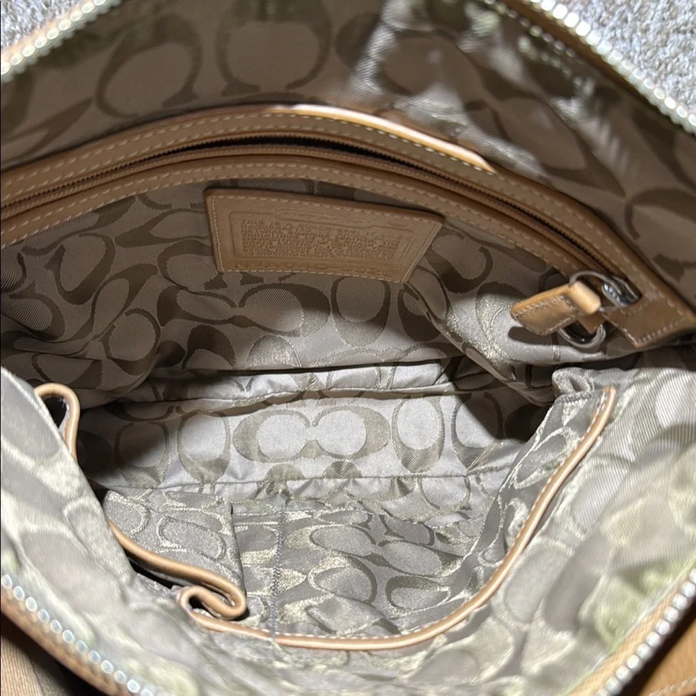 COACH Vintage Legacy Duffle Purse A04D-9326